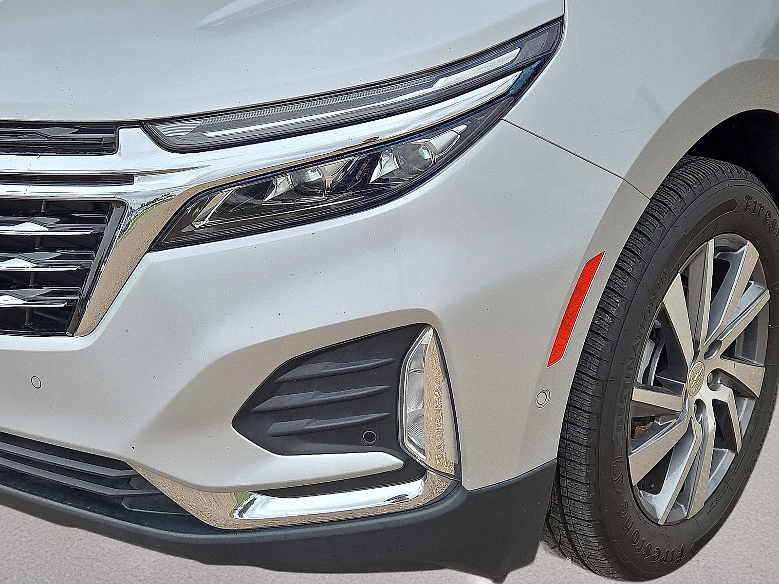 Used 2022 Chevrolet Equinox Premier AWD/4WD image 9