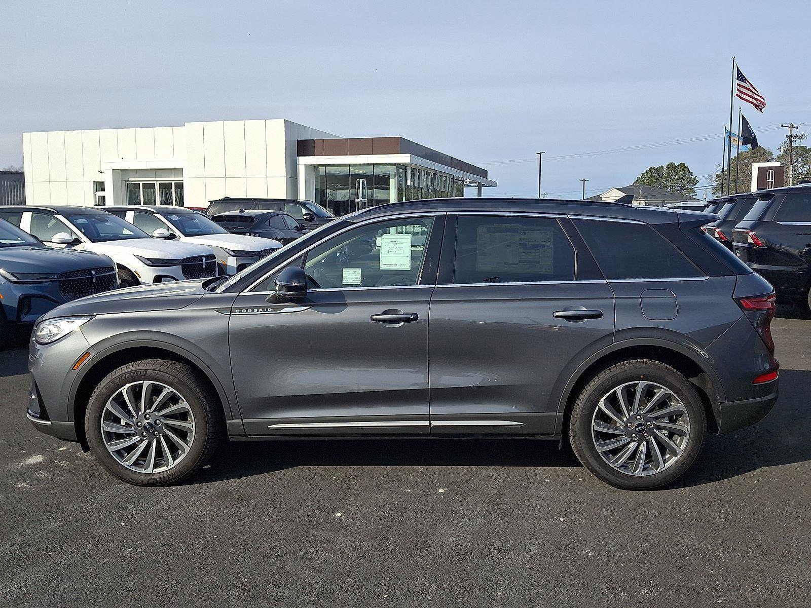 New 2025 Lincoln Corsair Reserve image 5