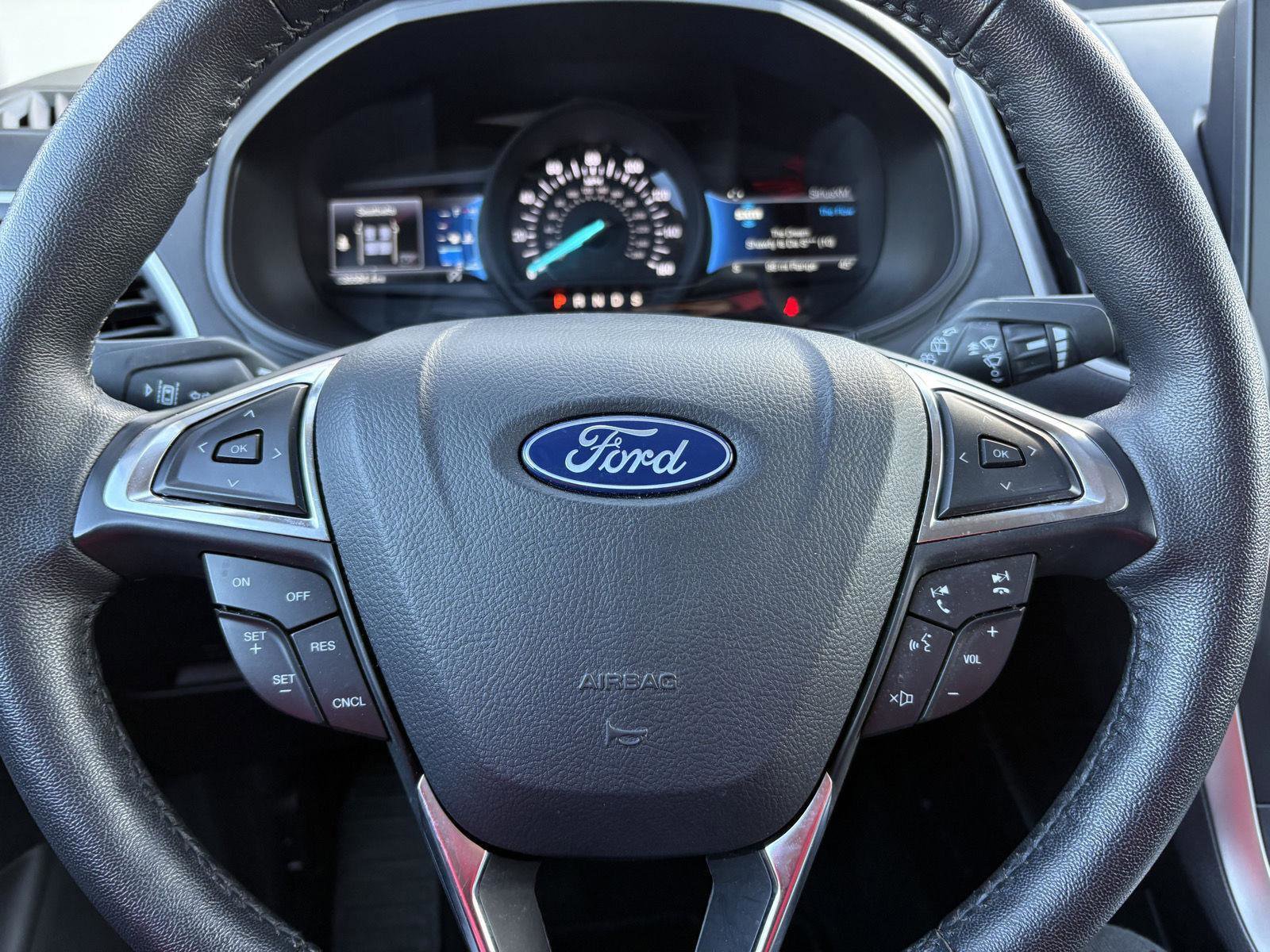 Used 2024 Ford Edge SEL image 11