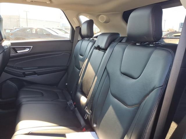 Used 2021 Ford Edge Titanium w/ Canadian Touring Package AWD/4WD image 24
