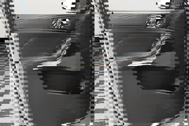 New 2026 BMW X5 xDrive50e w/ M Sport Package image 21