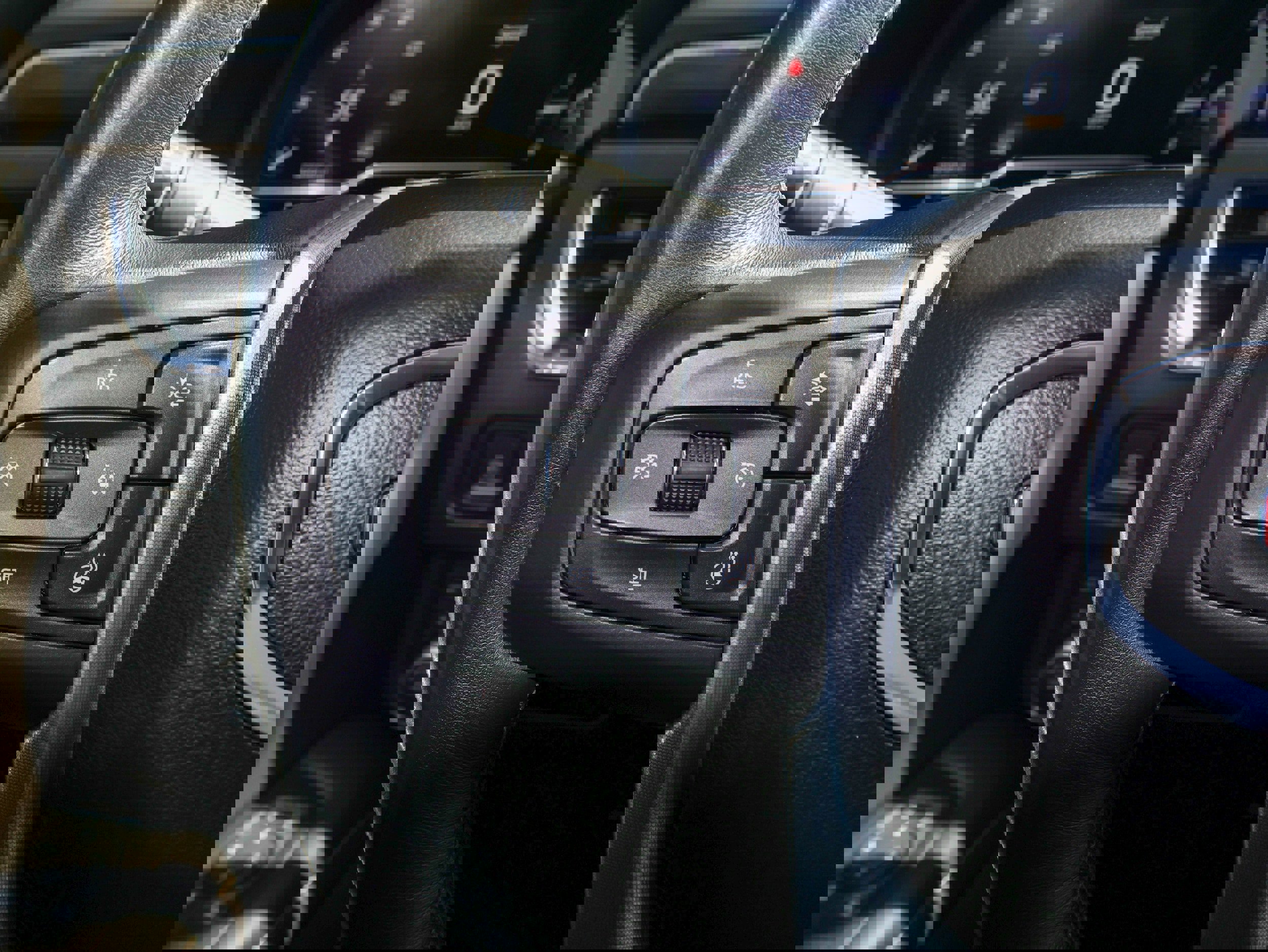 Used 2022 GMC Yukon XL SLT w/ SLT Premium Package image 31