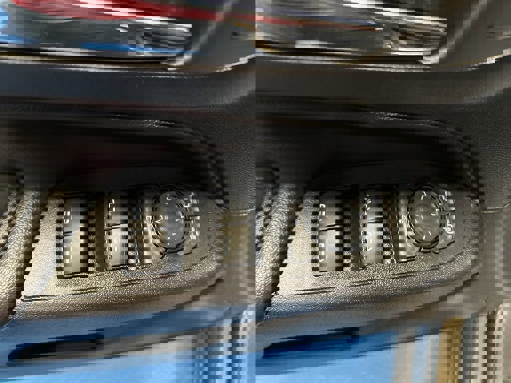 Certified 2023 Chevrolet Equinox LT image 24