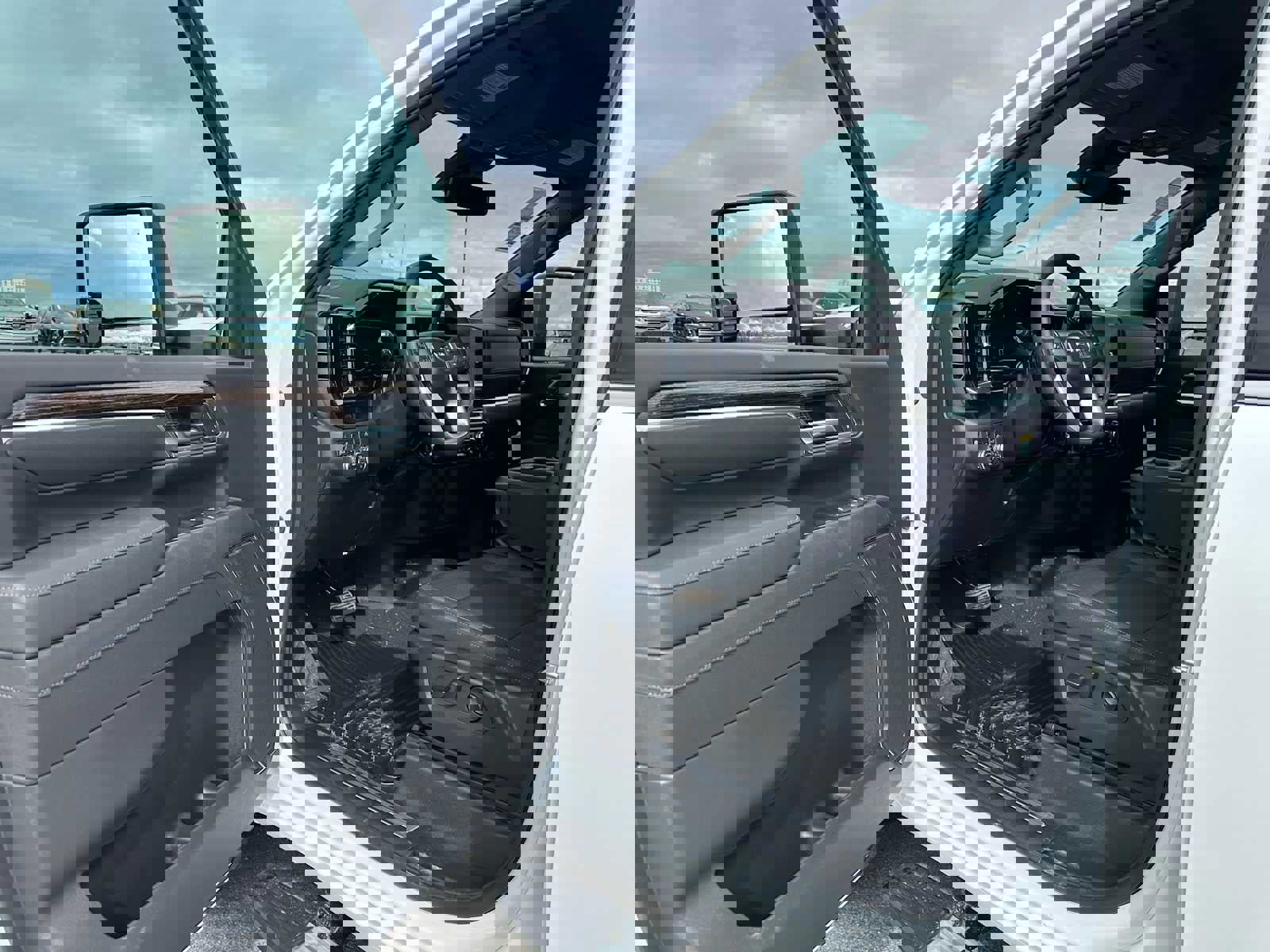 New 2025 GMC Sierra 2500 SLE w/ Preferred Package image 23