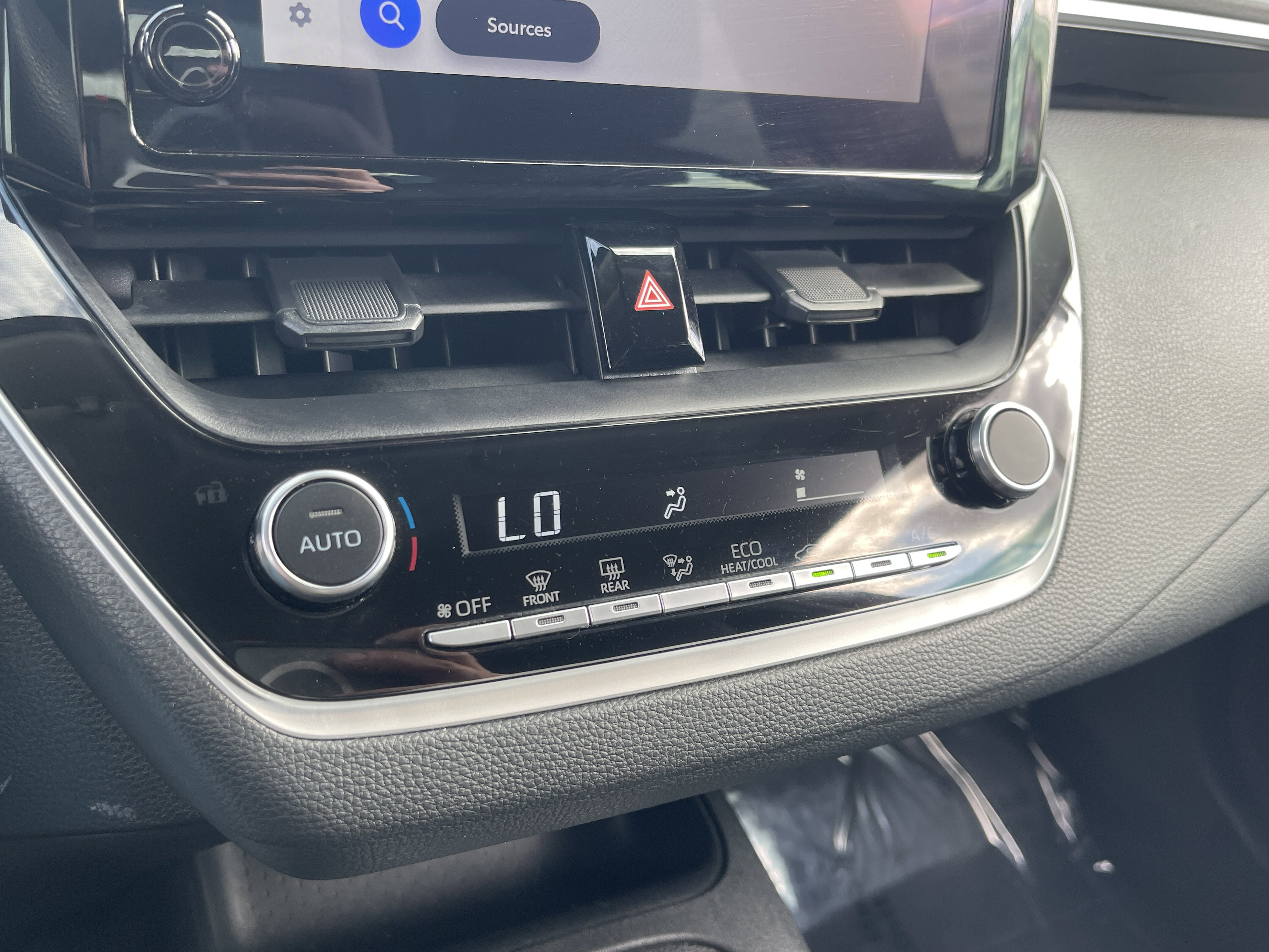 Used 2024 Toyota Corolla LE image 25