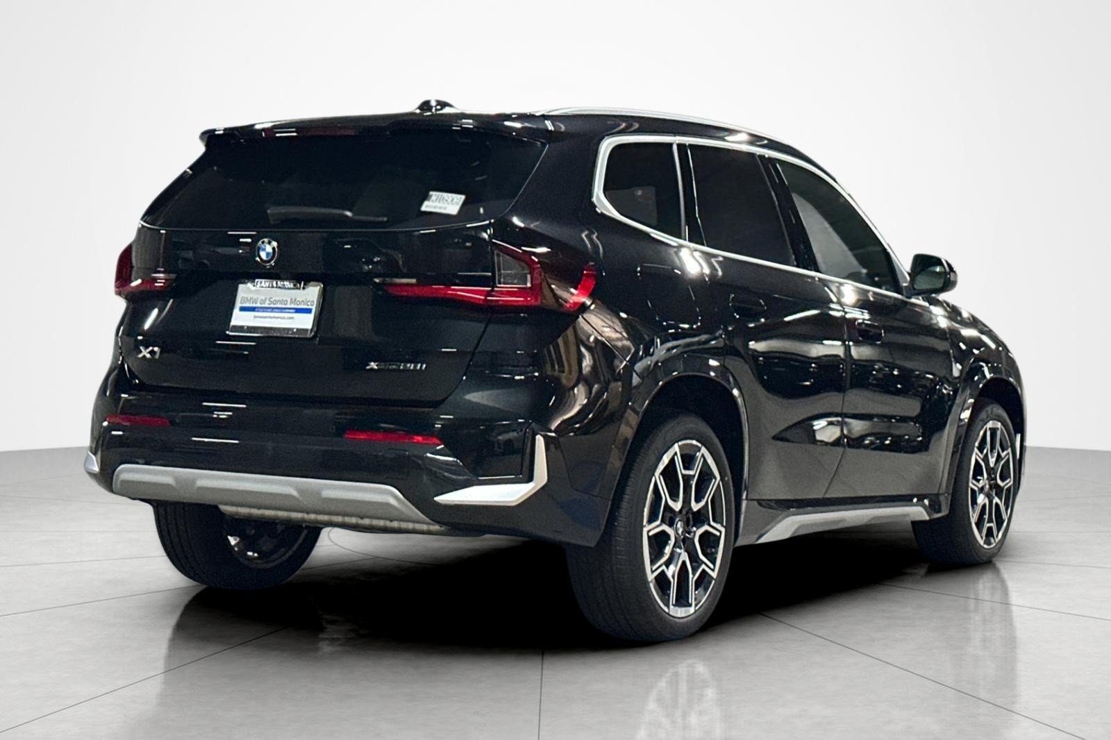 New 2027 BMW X1 xDrive28i w/ Technology Package AWD/4WD image 5