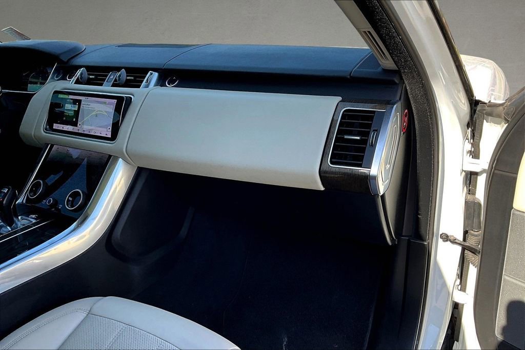 Used 2018 Land Rover Range Rover Sport HSE image 27