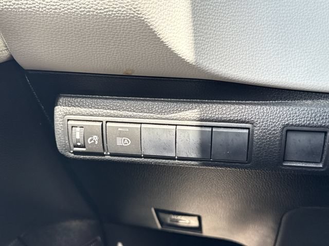 Used 2020 Toyota Corolla SE w/ Carpet Mat Package (TMS) FWD image 30