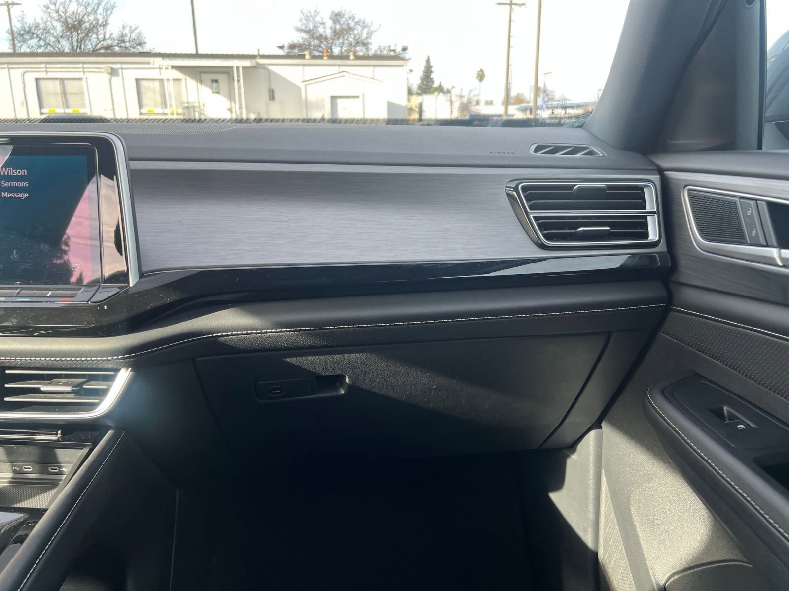 Used 2025 Volkswagen Atlas Cross Sport SE image 35