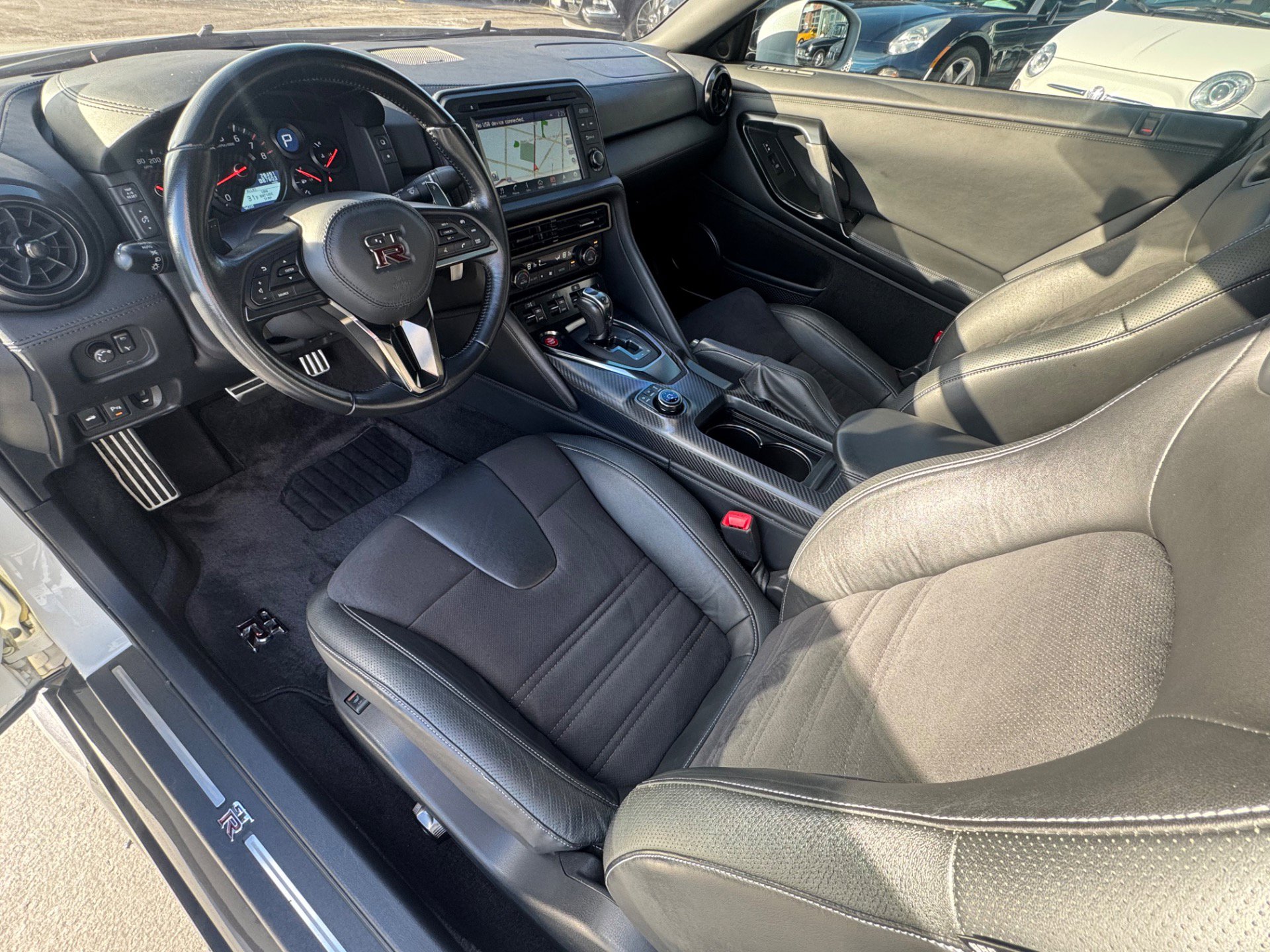 Used 2019 Nissan GT-R Premium image 3