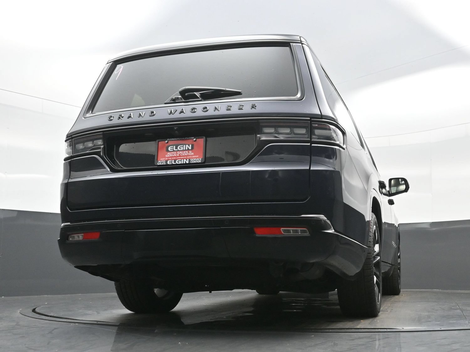 Used 2024 Jeep Grand Wagoneer L Series II w/ Quick Order Packagew 28T AWD/4WD image 36