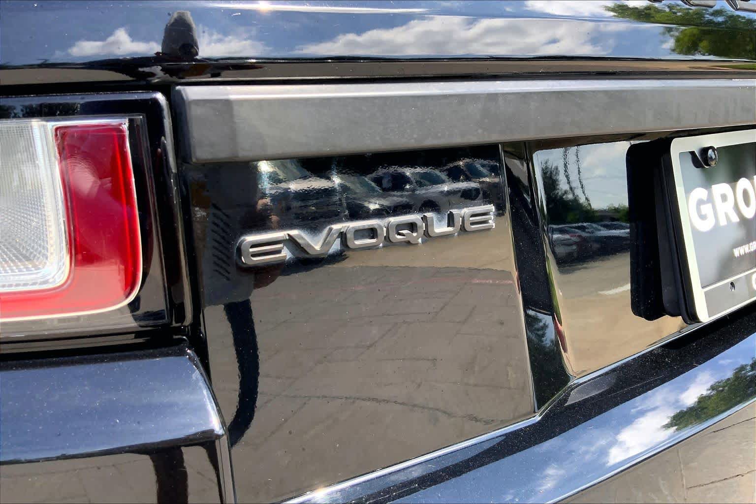 Used 2018 Land Rover Range Rover Evoque SE AWD/4WD image 10