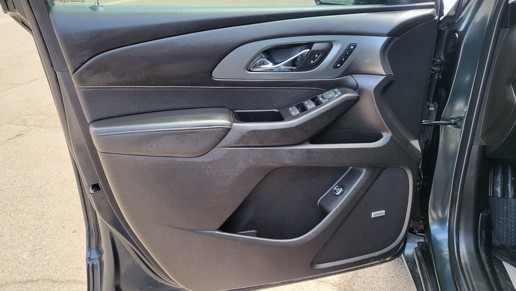 Used 2020 Chevrolet Traverse Premier w/ LPO, Floor Liner Package FWD image 28