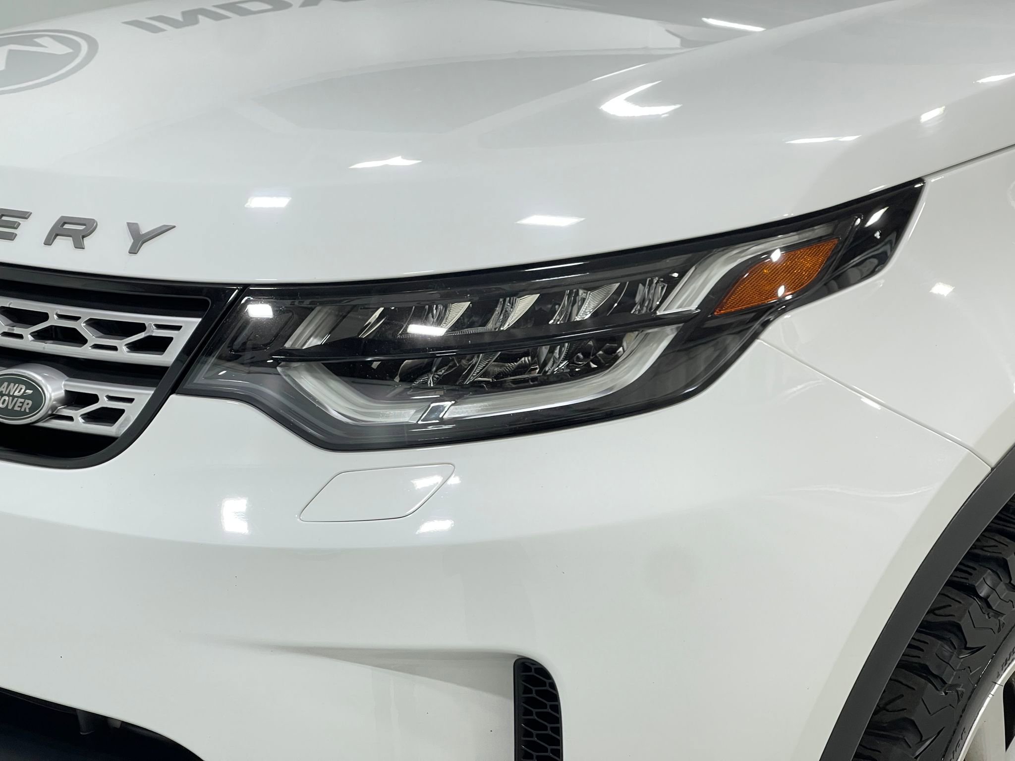 Used 2018 Land Rover Discovery HSE image 38