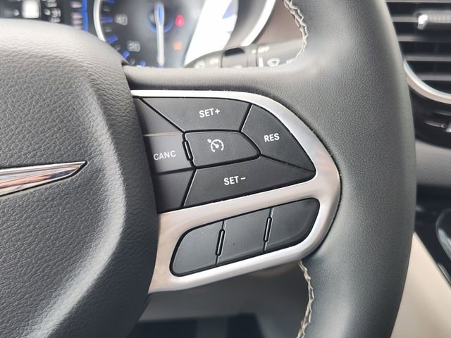 Used 2023 Chrysler Voyager LX FWD image 23