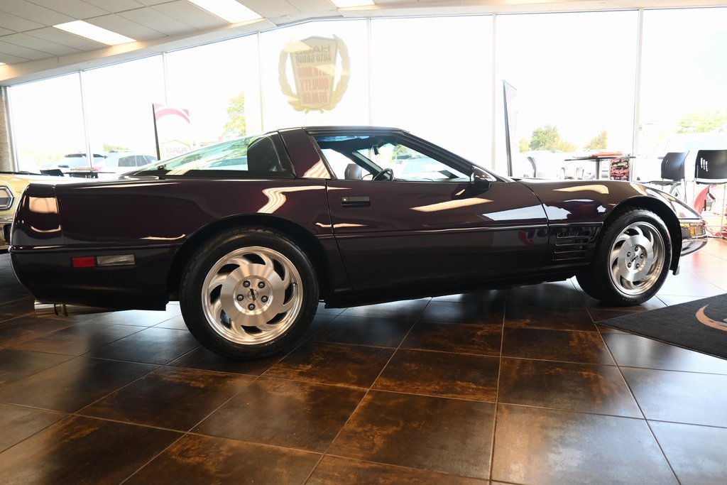 Used 1993 Chevrolet Corvette Coupe image 5