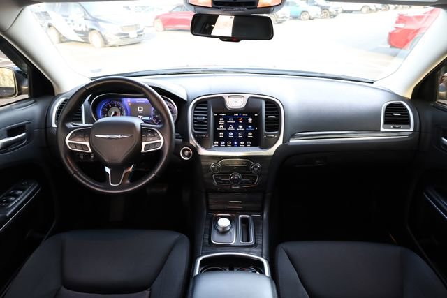 Used 2022 Chrysler 300 Touring w/ Sport Appearance Package image 12