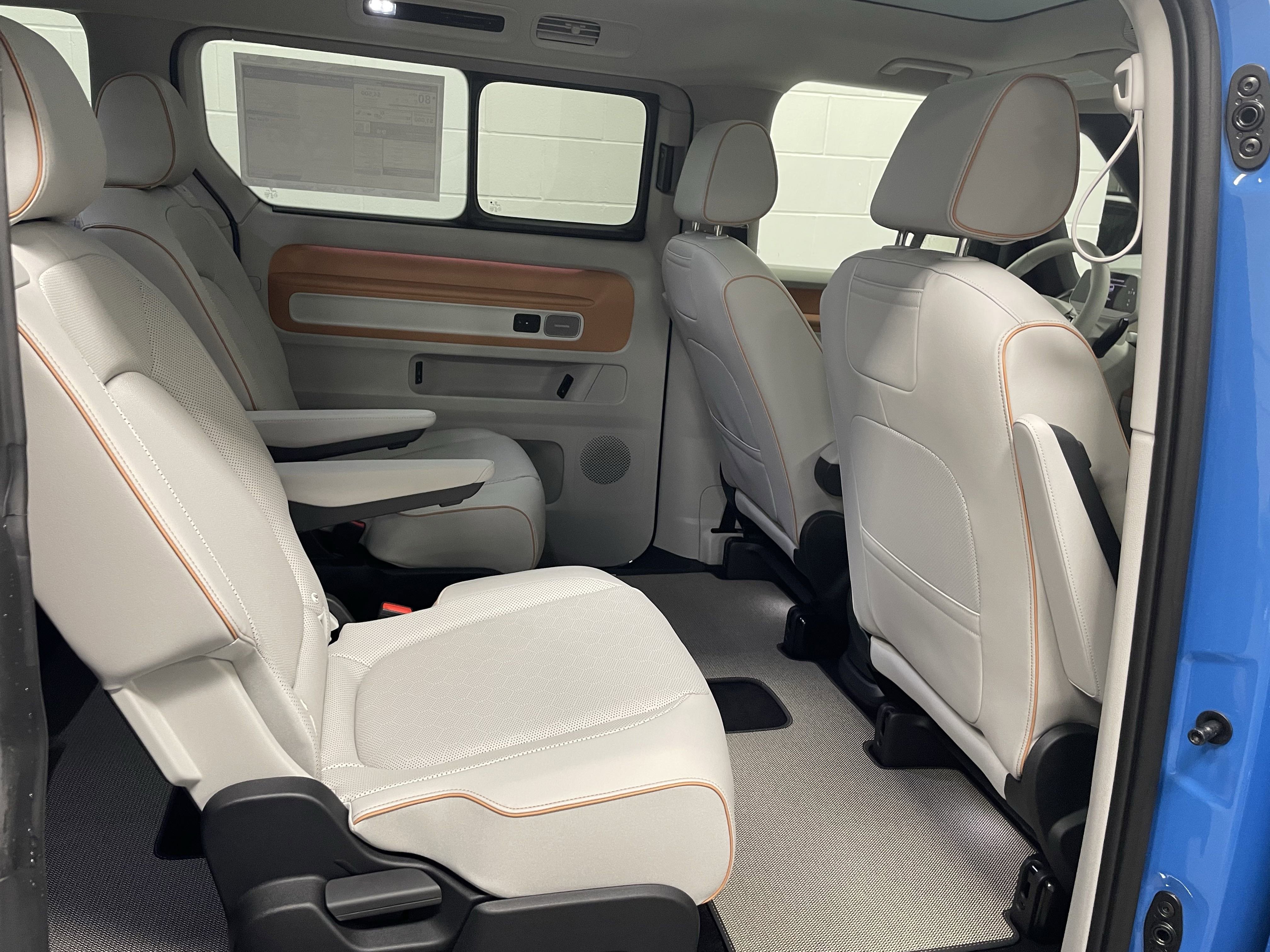 New 2025 Volkswagen ID. Buzz 1st Edition image 12