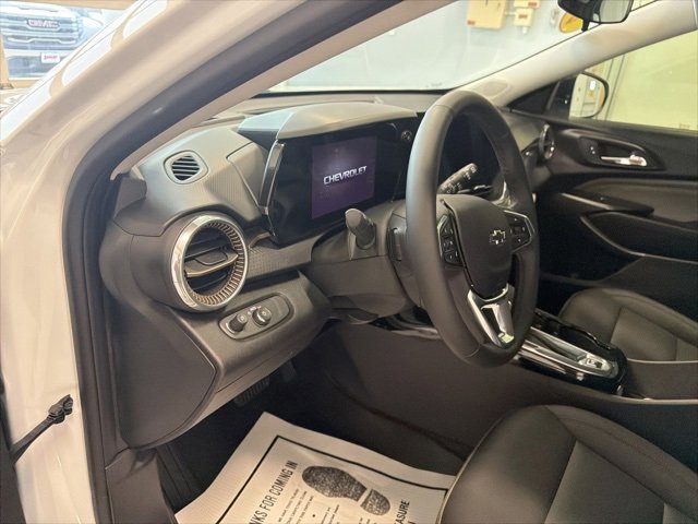 Used 2025 Chevrolet Trax ACTIV w/ Driver Confidence Package image 17