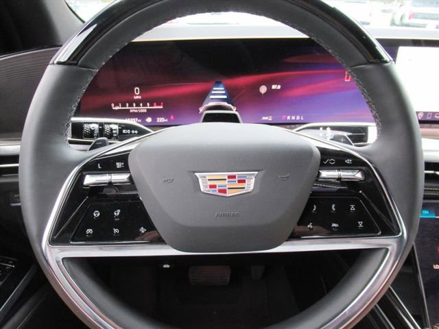 Certified 2025 Cadillac Escalade Premium Luxury w/ LPO, Radiant Package image 23