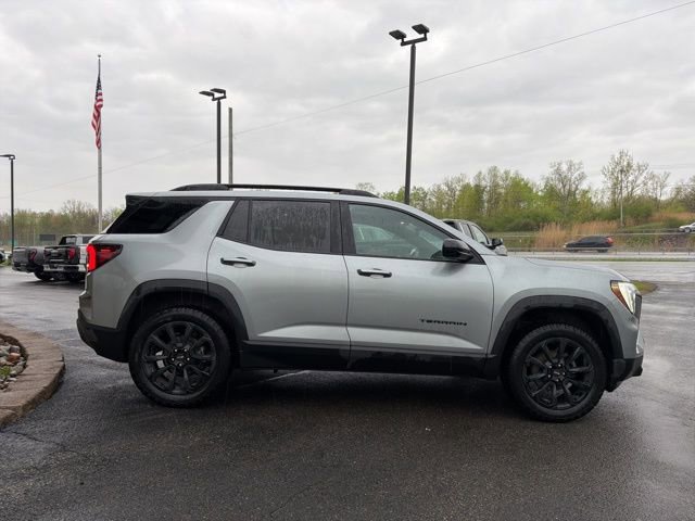 Used 2025 GMC Terrain Elevation w/ Elevation Premium Package AWD/4WD image 6