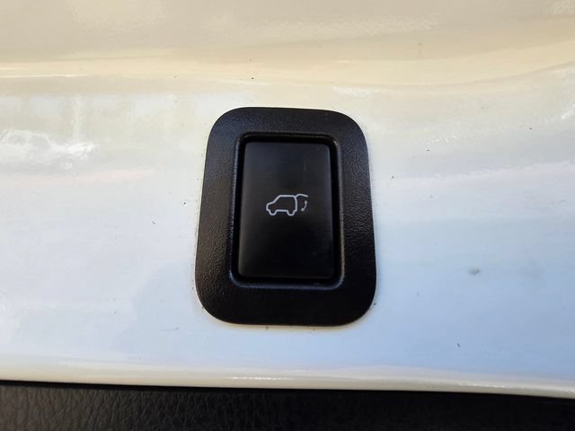 Used 2019 Toyota Highlander XLE AWD/4WD image 25