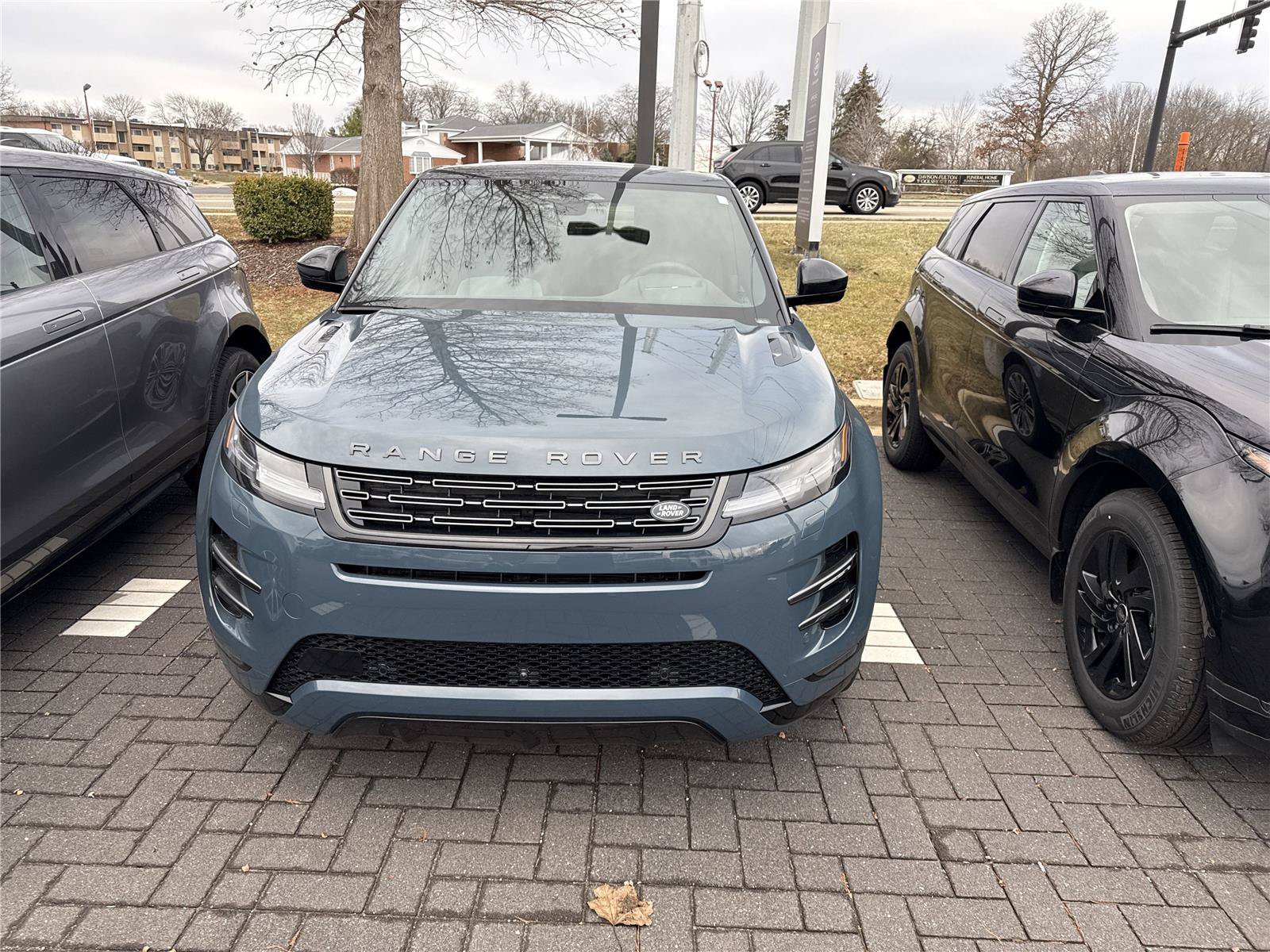 New 2026 Land Rover Range Rover Evoque Dynamic SE AWD/4WD image 2