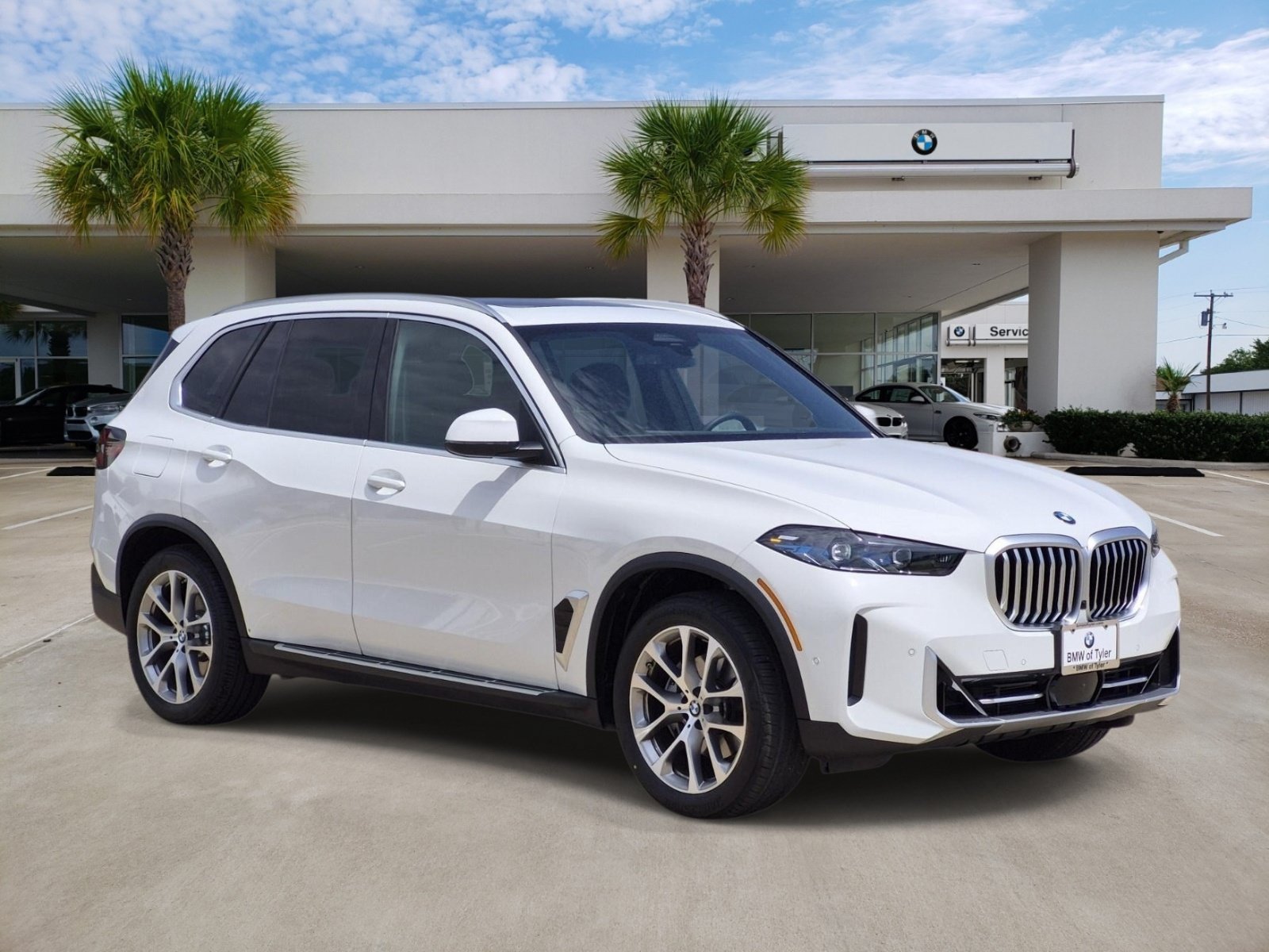 Certified 2025 BMW X5 xDrive40i w/ Climate Comfort Package AWD/4WD image 3