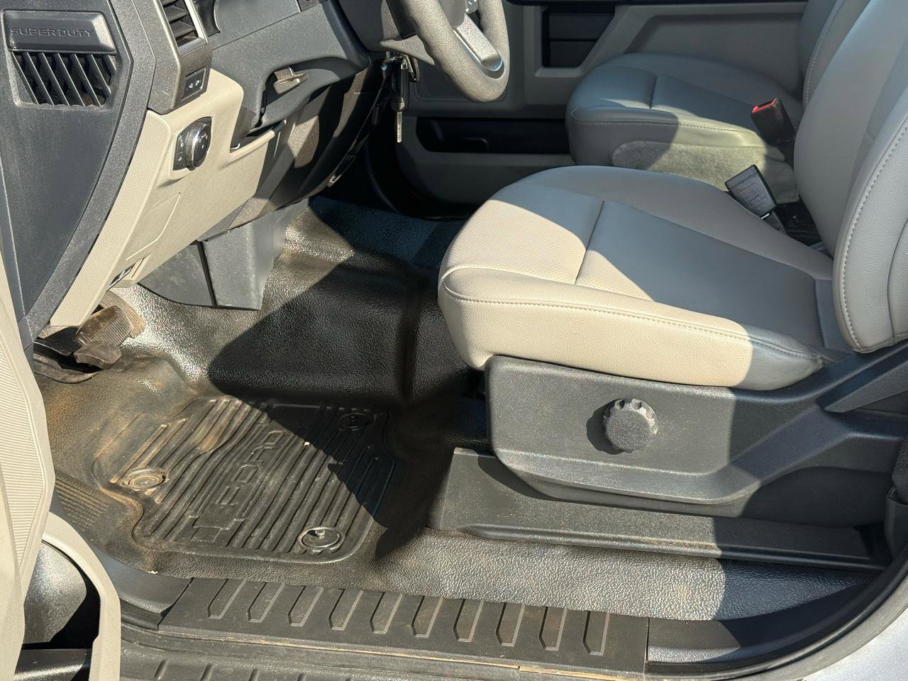 Used 2022 Ford F350 XL w/ Power Equipment Group image 15