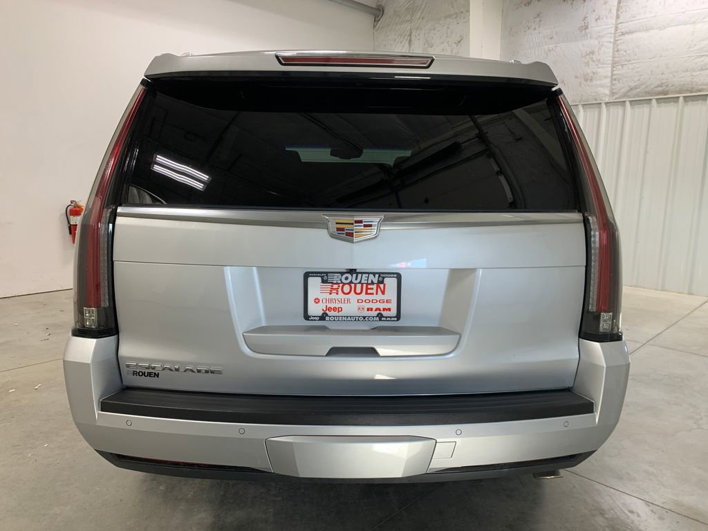 Used 2016 Cadillac Escalade Luxury image 27