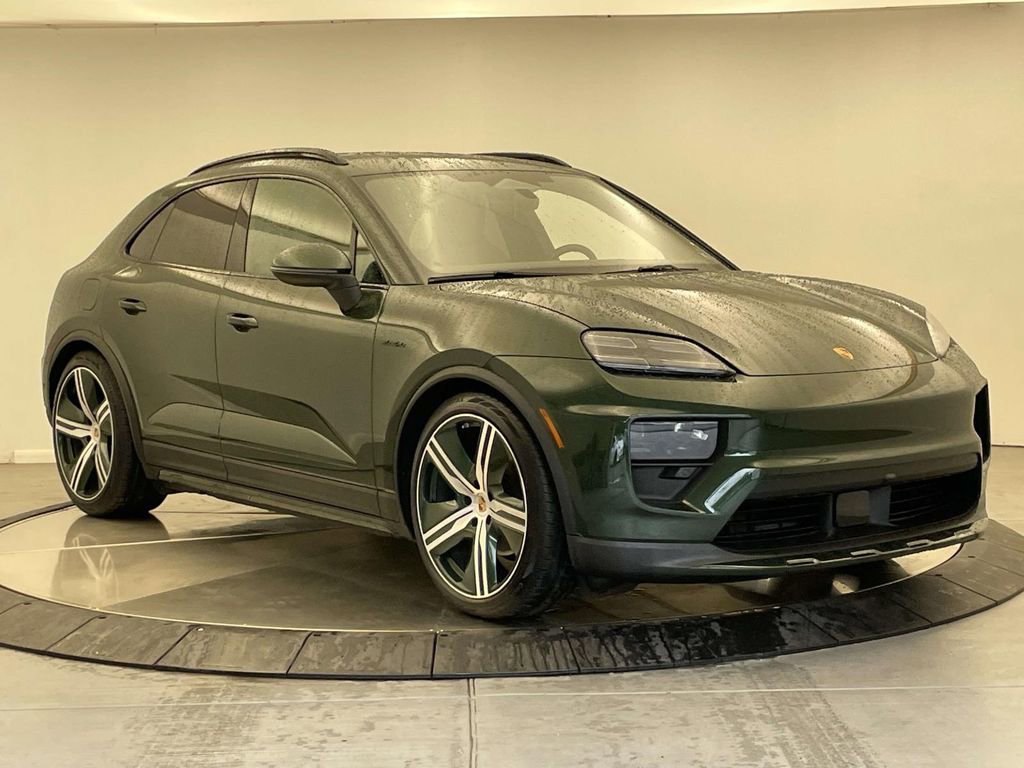 Certified 2025 Porsche Macan 4 Electric image 9