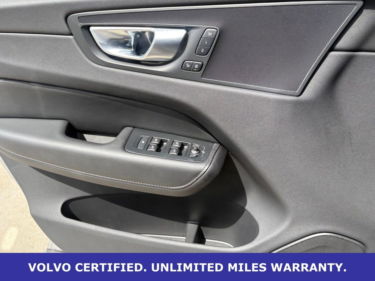 Certified 2025 Volvo XC60 B5 Core AWD/4WD image 30