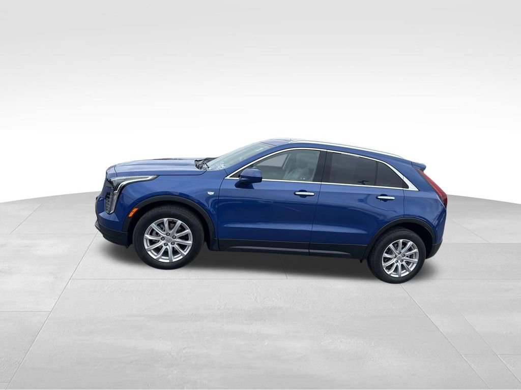 Used 2021 Cadillac XT4 Luxury w/ Cold Weather Package image 3