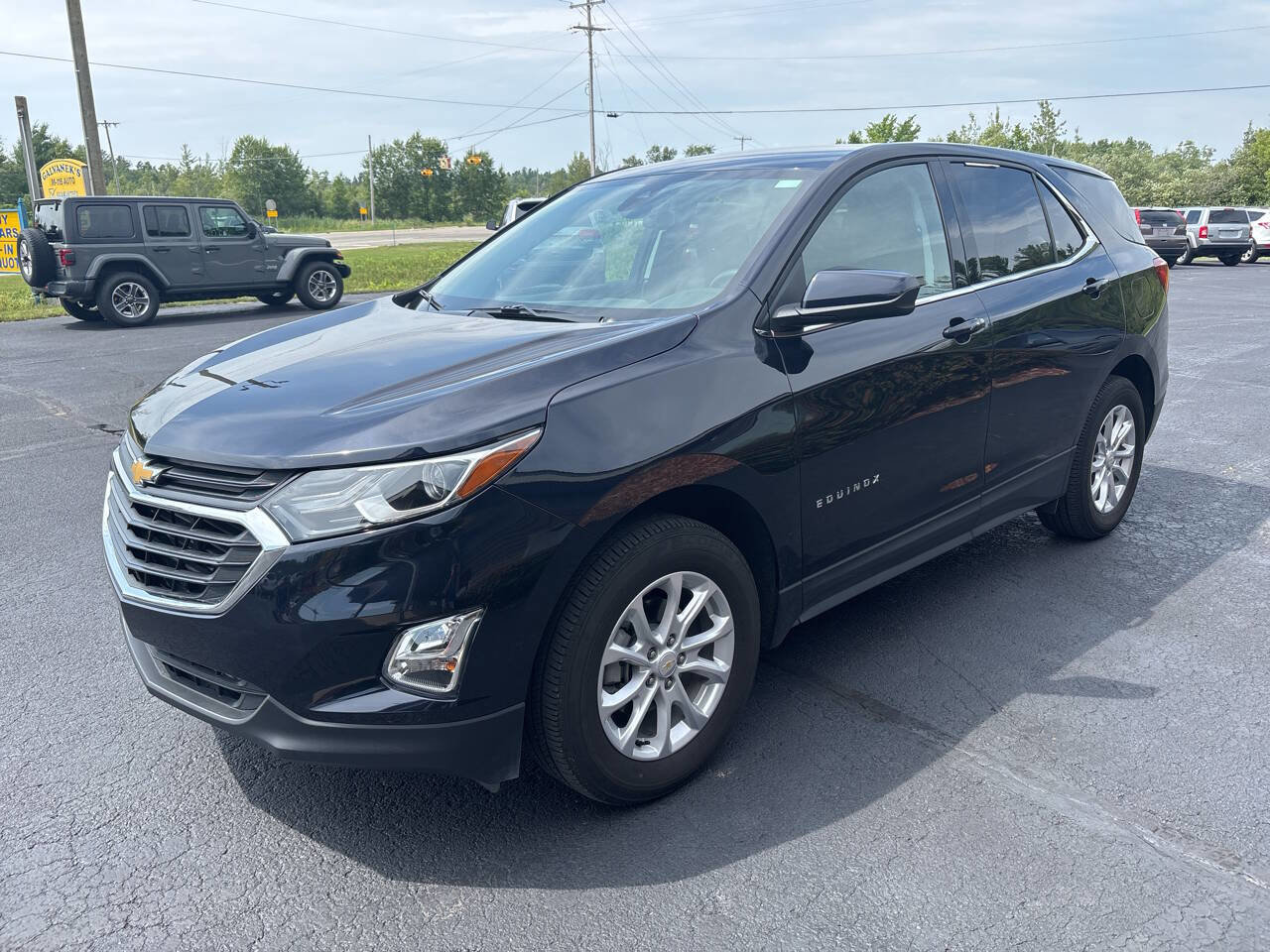 Used 2020 Chevrolet Equinox LT w/ Driver Convenience Package image 2