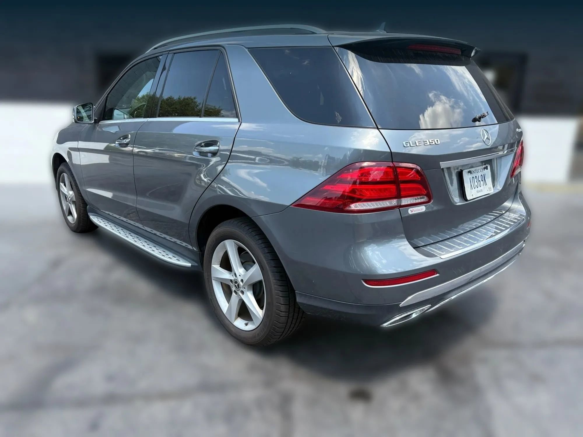 Used 2018 Mercedes-Benz GLE 350 4MATIC w/ Premium 1 Package image 3