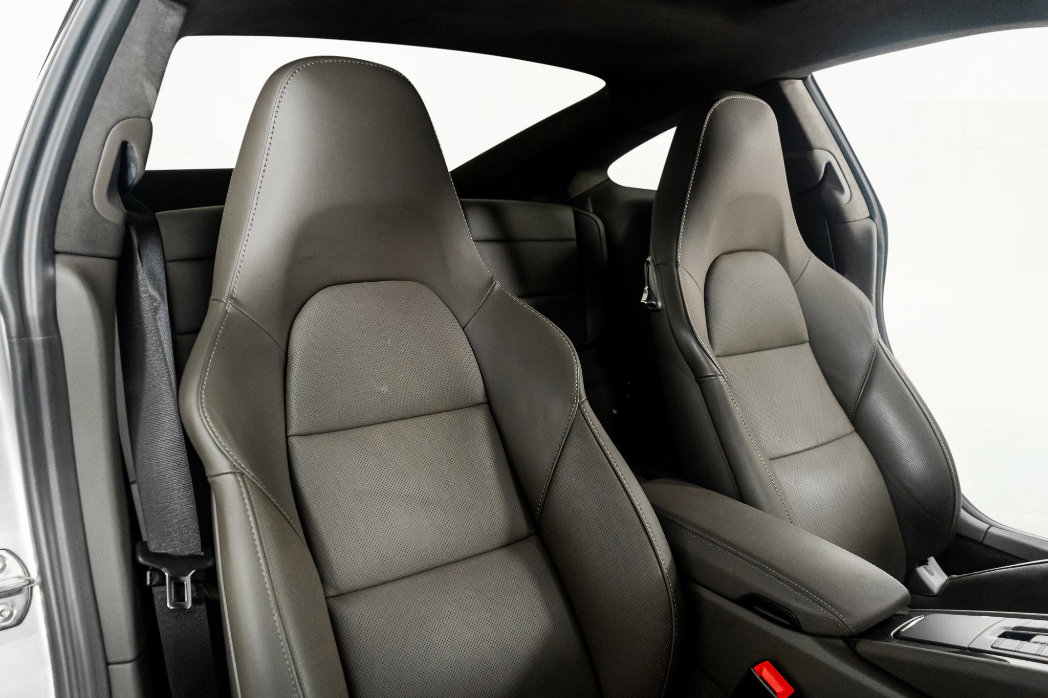 Used 2017 Porsche 911 Turbo S image 29