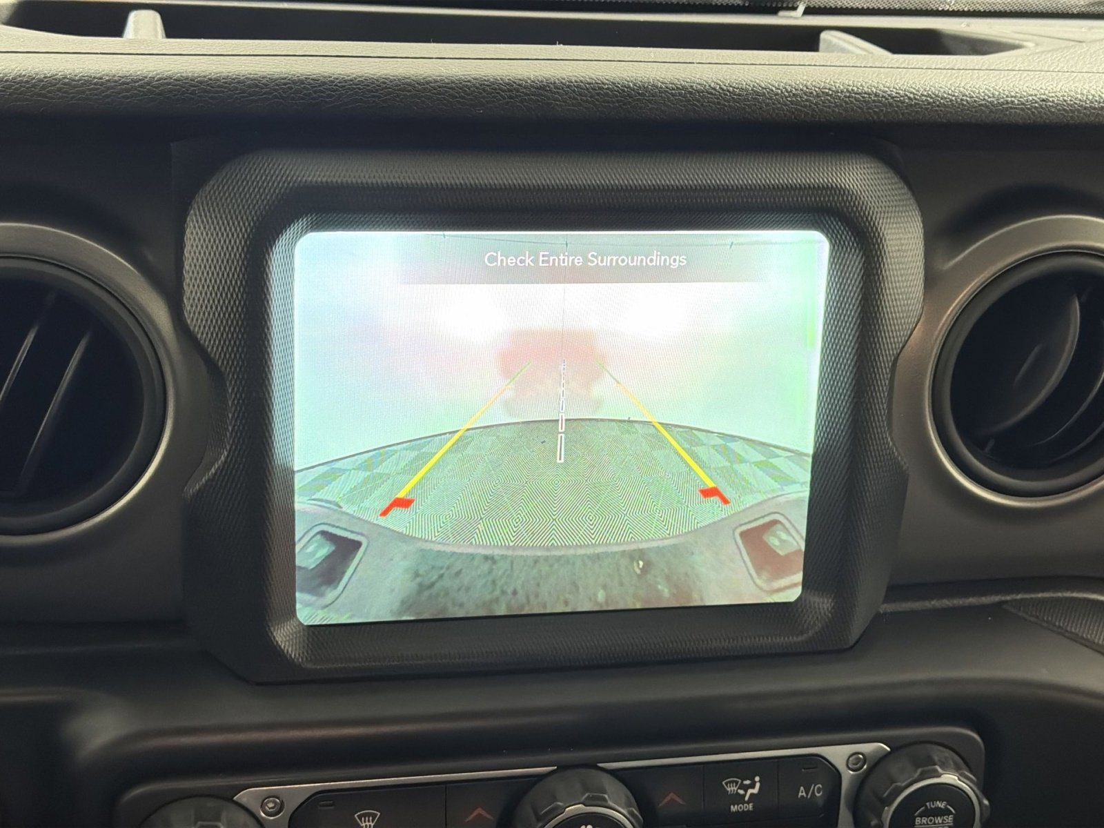 Used 2021 Jeep Gladiator Willys image 19