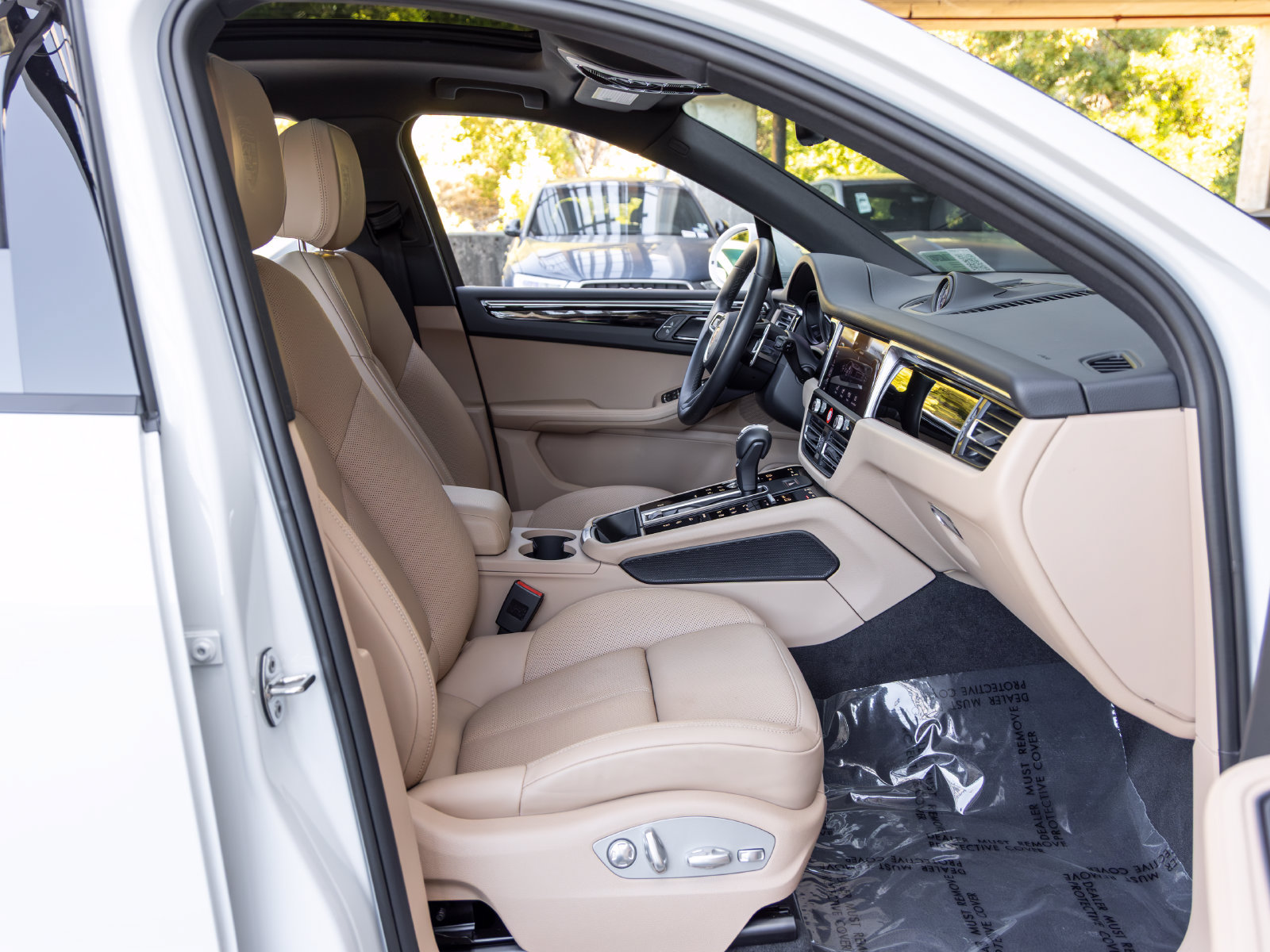 Certified 2026 Porsche Macan AWD/4WD image 63