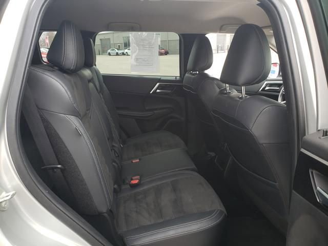 Used 2022 Mitsubishi Outlander SE image 14