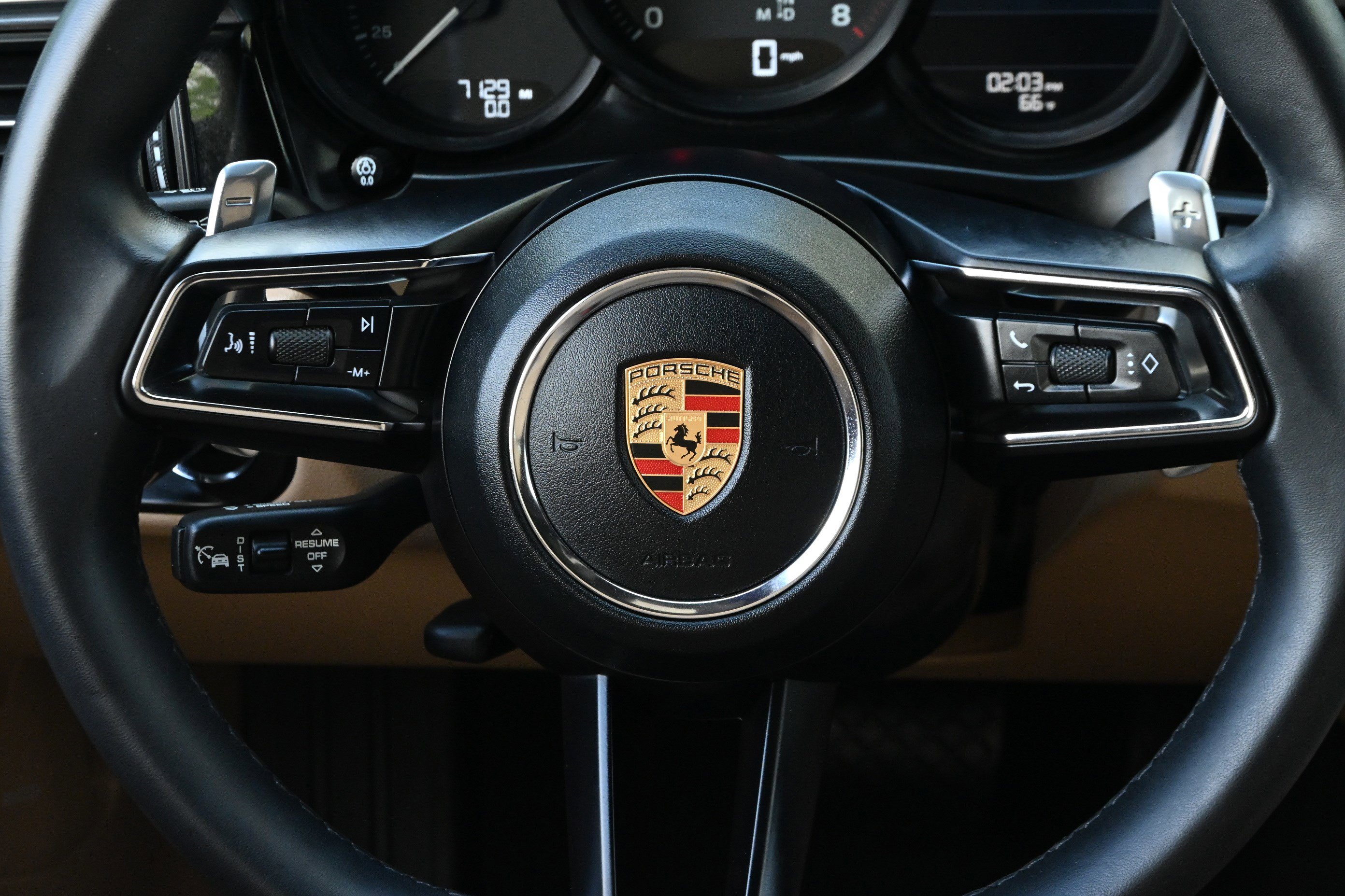 Used 2024 Porsche Macan image 33