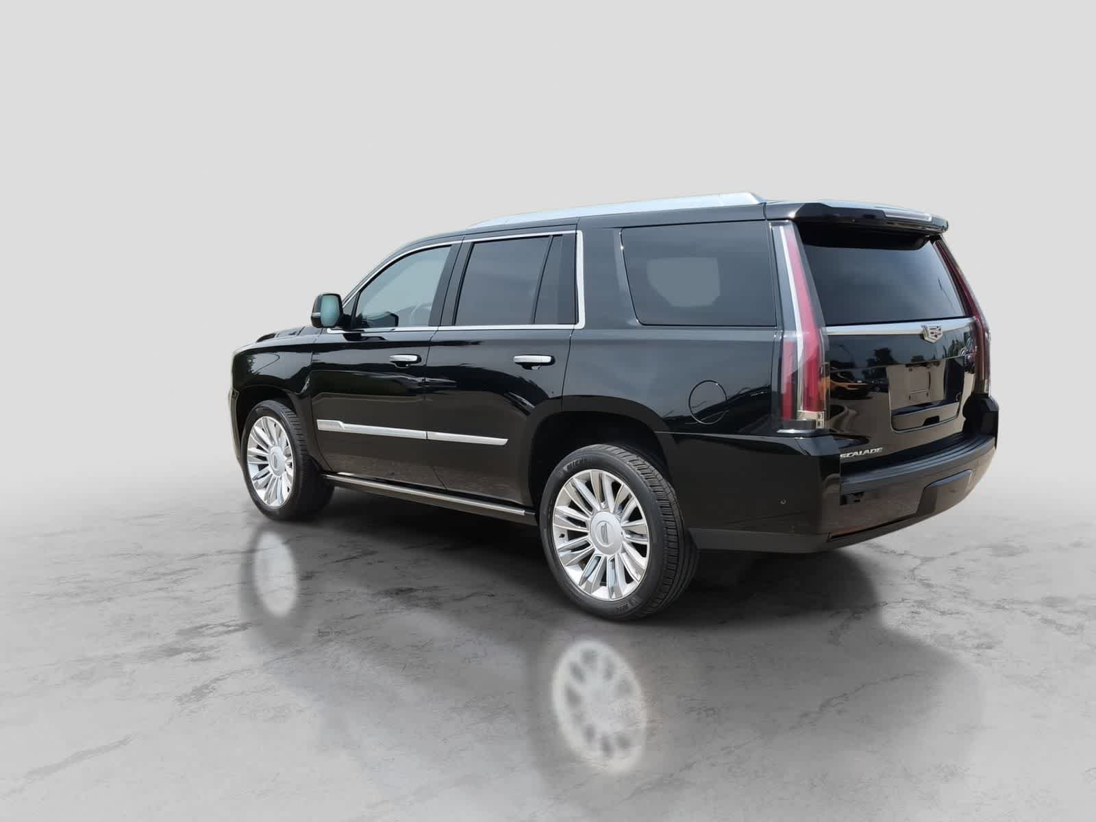Used 2018 Cadillac Escalade Platinum AWD/4WD image 6