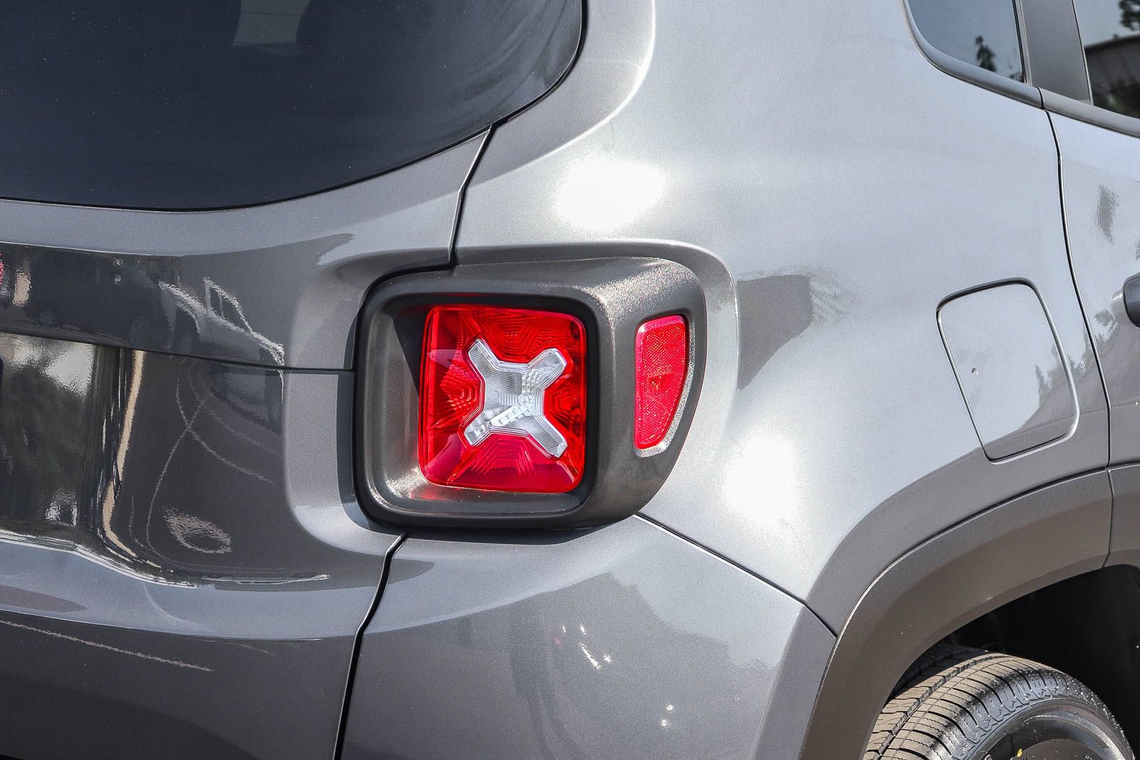 Used 2022 Jeep Renegade Altitude AWD/4WD image 8