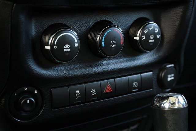 Used 2018 Jeep Wrangler Sahara w/ Connectivity Group image 21