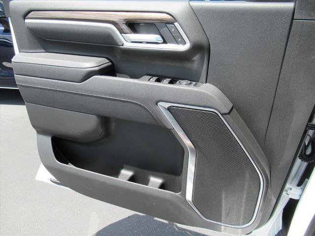 Used 2025 Chevrolet Silverado 2500 LT w/ Convenience Package AWD/4WD image 18