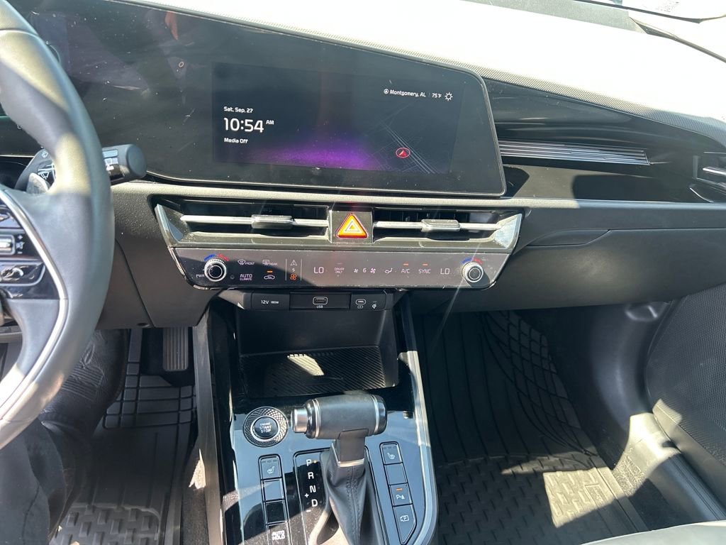 Used 2023 Kia Niro EX image 15