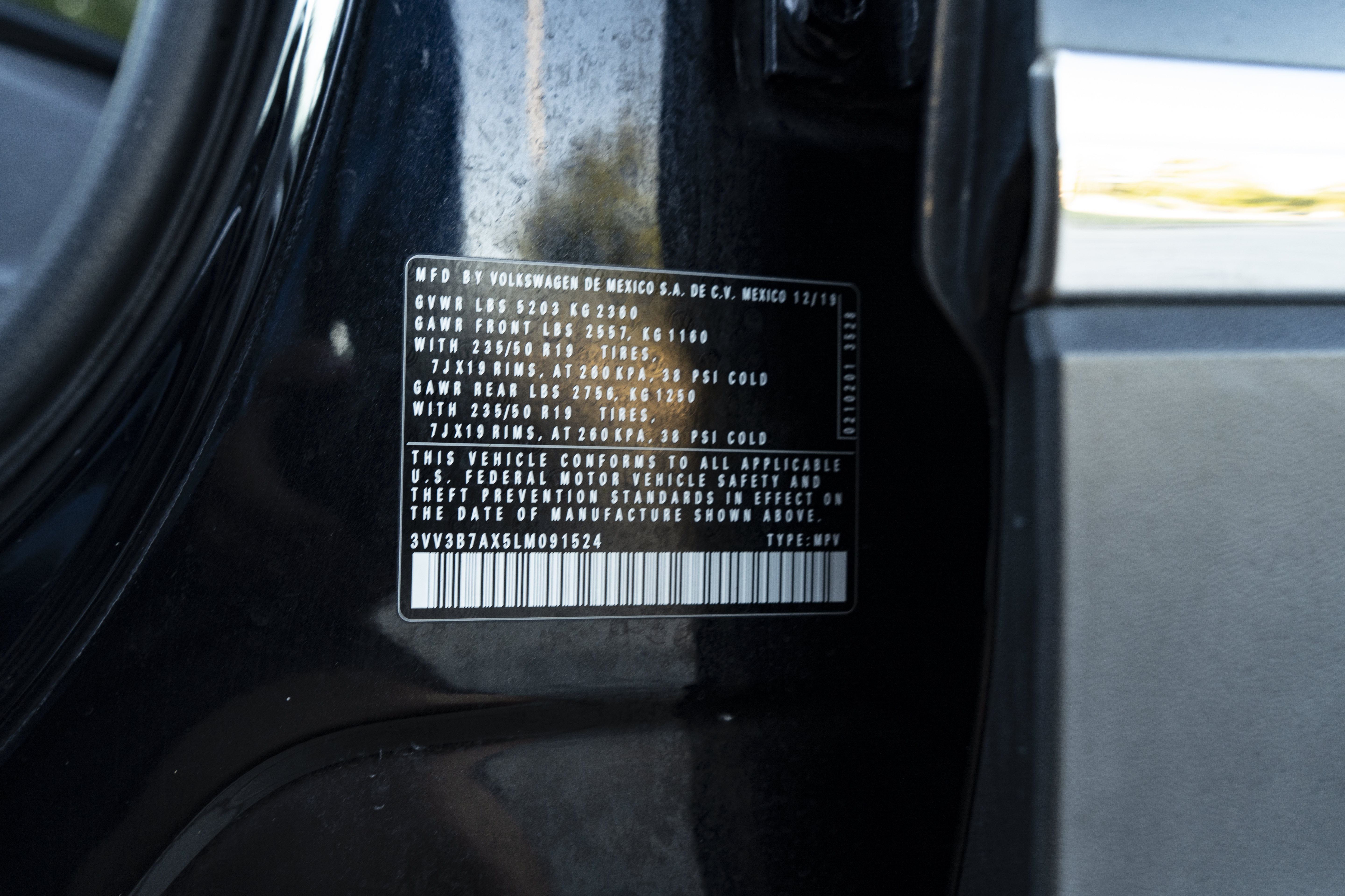 Certified 2020 Volkswagen Tiguan SEL FWD image 43