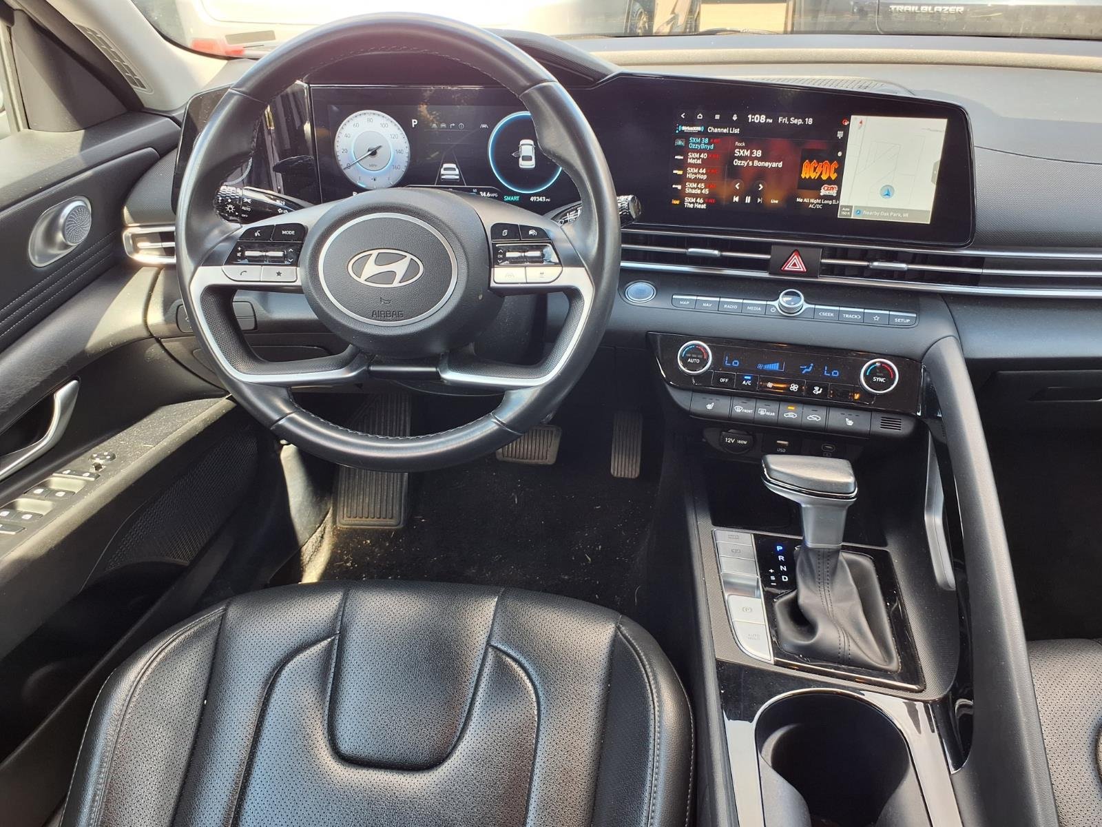 Used 2025 Hyundai Elantra Limited FWD image 5