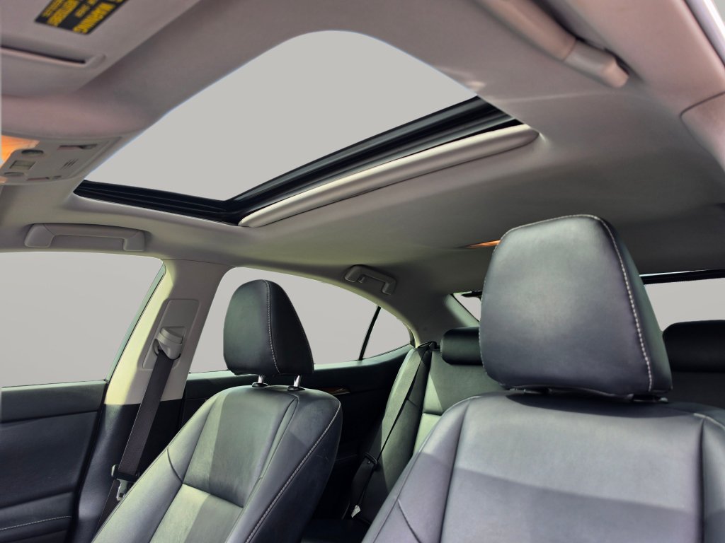 Used 2013 Lexus ES 300h w/ Premium Pkg FWD image 5