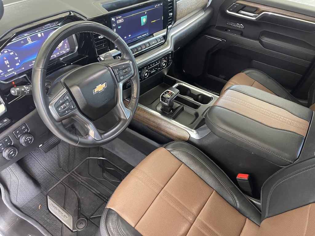 Used 2023 Chevrolet Silverado 1500 High Country w/ High Country Premium Package AWD/4WD image 8