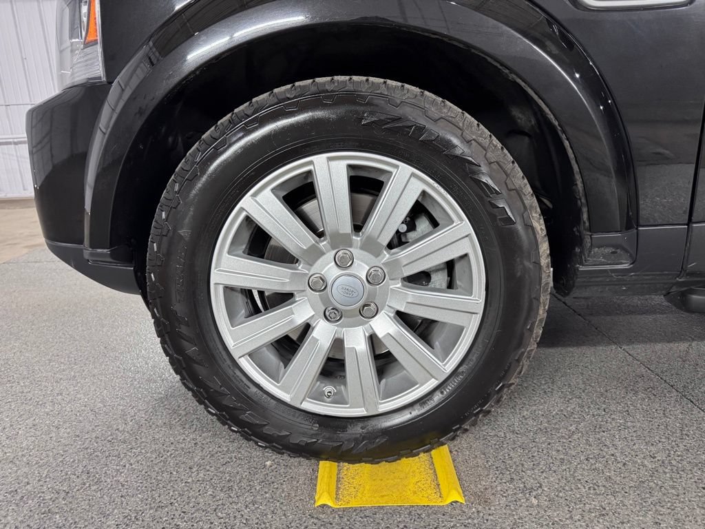 Used 2016 Land Rover LR4 AWD/4WD image 21